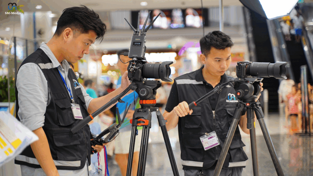 Livestream tại SM-Media với máy móc hiện đại.