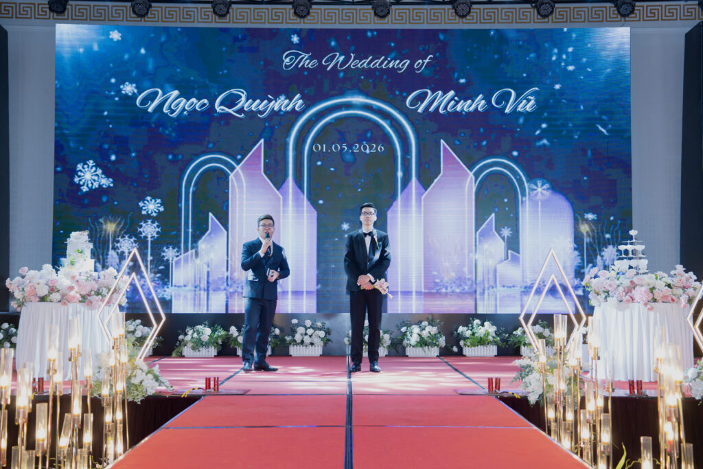 chọn MC đám cưới năm 2026 giúp tiệc cưới suôn sẻ và cảm xúc